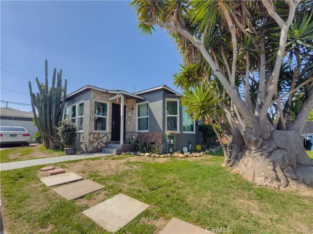 4810 E San Luis Street, Compton, California 90221 home-pic-0